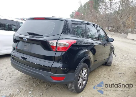 2017 Ford Escape S z USA, uszkodzony, nr VIN 1FMCU0F73HUB64817